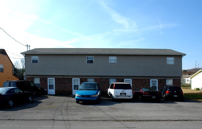 1425-1455 NW Village Oak Cir in Cleveland, TN - Foto de edificio - Building Photo