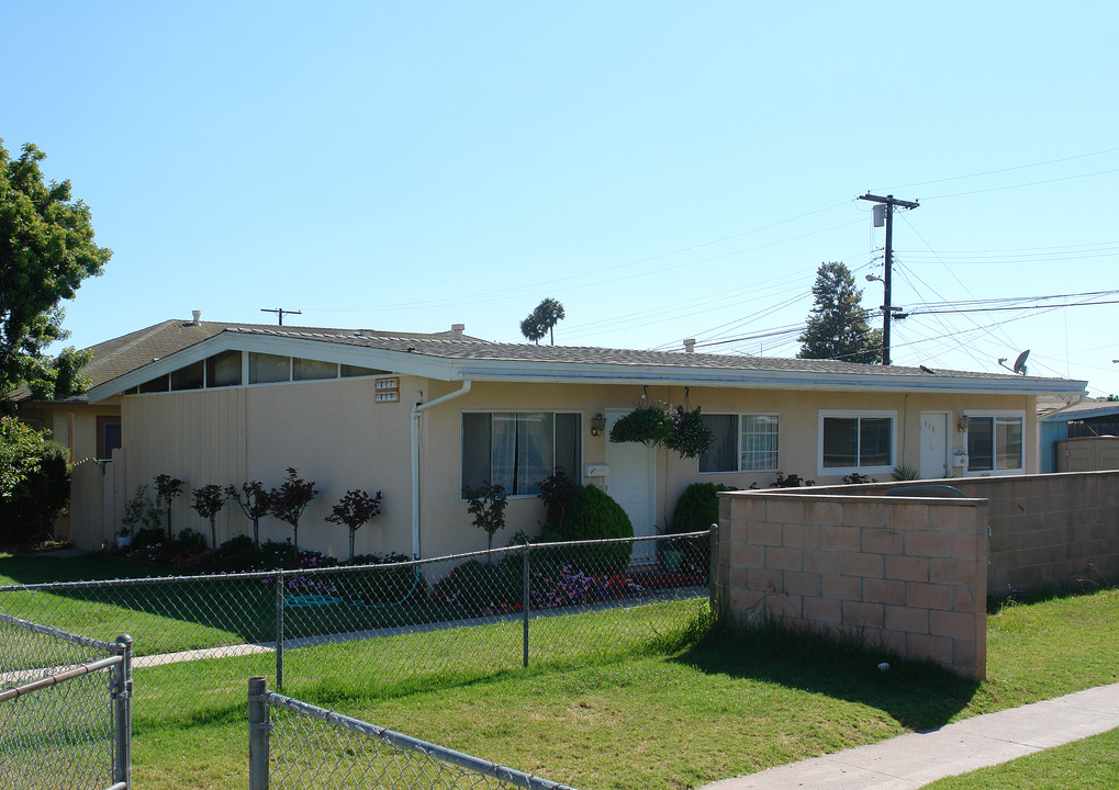 417-419 N G St in Oxnard, CA - Foto de edificio