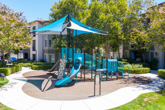The Heights at Chino Hills in Chino Hills, CA - Foto de edificio - Other
