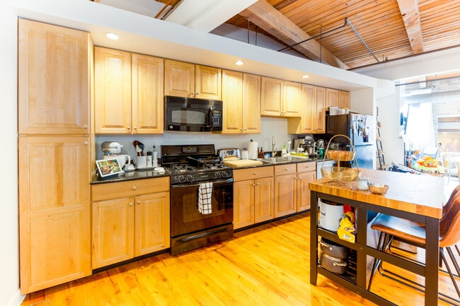 612 N Oakley Blvd, Unit 206 in Chicago, IL - Building Photo - Building Photo