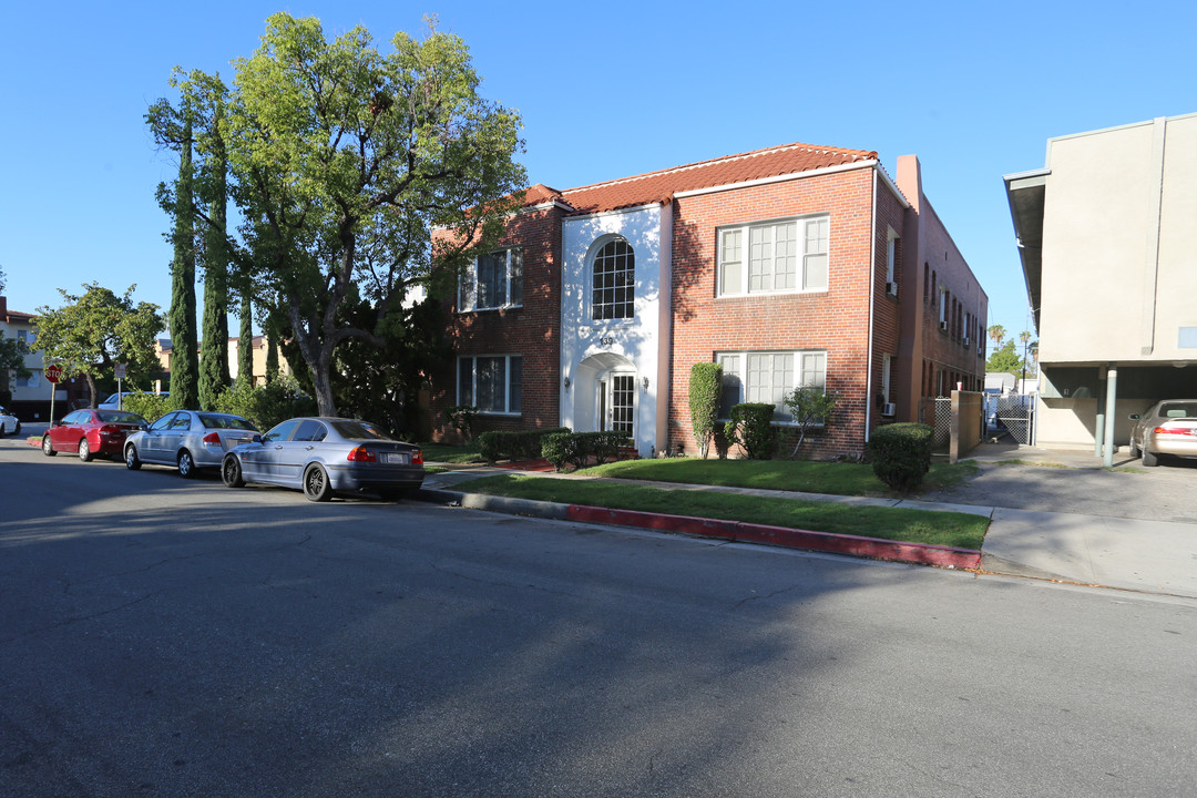 139 S Belmont St in Glendale, CA - Building Photo