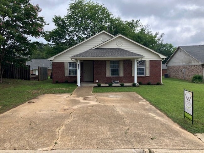 property at 3546 Crestview Rd