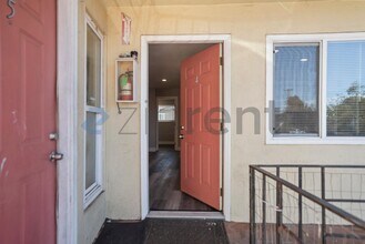 26910 Manon Ave in Hayward, CA - Foto de edificio - Building Photo