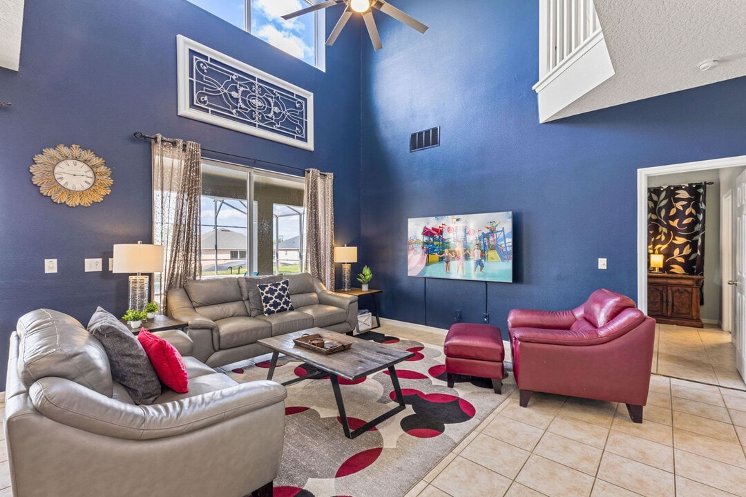 8591 Sunrise Key Dr in Kissimmee, FL - Building Photo