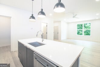 240 Martha Dr in Athens, GA - Building Photo - Building Photo