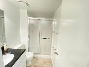 15 Sand Dollar Ct in Newport Beach, CA - Building Photo - Building Photo