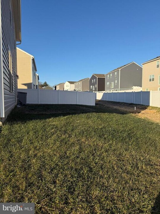 367 Centergate Dr in Charles Town, WV - Building Photo