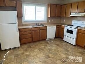 2304 Cline St in Statesville, NC - Foto de edificio - Building Photo