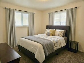 Brentwood Apartments in Trenton, MI - Building Photo - Building Photo