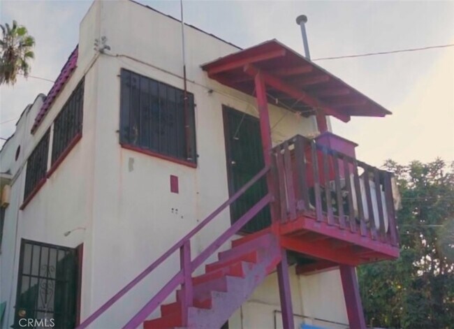 1011 Laguna Ave in Los Angeles, CA - Building Photo - Building Photo