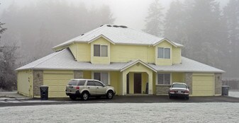 12003-12005 E 112th Ave in Puyallup, WA - Building Photo