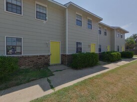 3227 S Illinois St in Wichita, KS - Building Photo