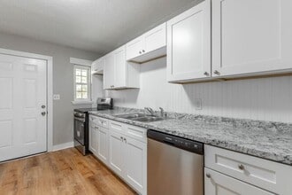 1010 Glenwood Dr in Chattanooga, TN - Building Photo - Building Photo