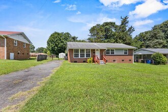 533 Hemingway St in Winston-Salem, NC - Building Photo - Building Photo