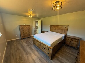 95103 Stock Slough Ln in Coos Bay, OR - Building Photo - Building Photo