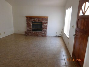 805 Charles Ct in Ridgecrest, CA - Building Photo - Building Photo