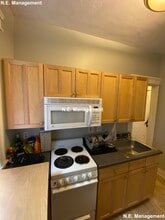 1665 Commonwealth Ave, Unit 5 in Boston, MA - Foto de edificio - Building Photo