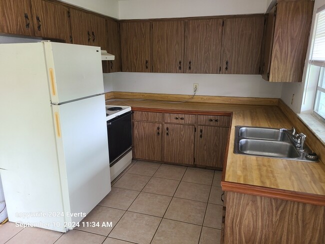 6532 W Norvell Bryant Hwy in Crystal River, FL - Building Photo - Building Photo