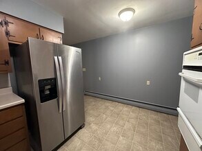 206 Oak Hill Dr in Danville, IL - Building Photo - Building Photo