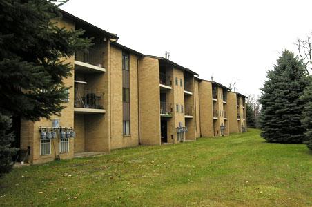 Highland Manor Apartments in East Pittsburgh, PA - Foto de edificio