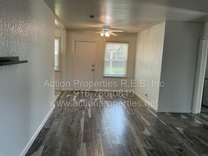 2524 Anna Way in Sacramento, CA - Building Photo - Building Photo