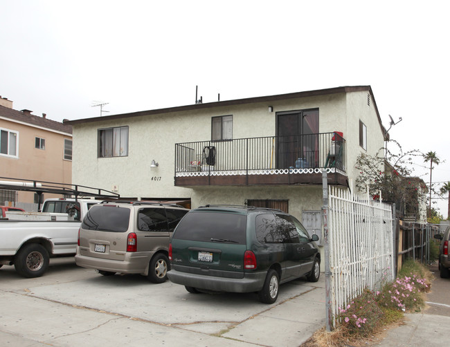 4017 Wilson Ave in San Diego, CA - Foto de edificio - Building Photo