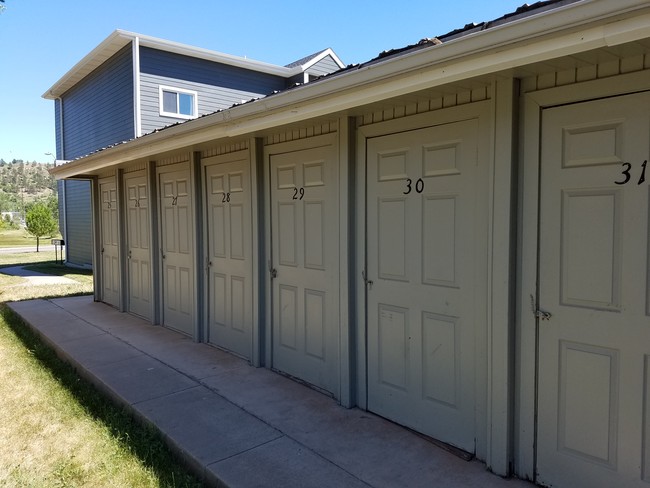 Dakota Drive Apartments in Rapid City, SD - Foto de edificio - Building Photo