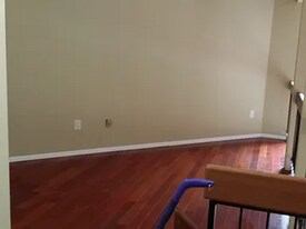 124 Bluebird Dr, Unit 3D in Hillsborough, NJ - Building Photo