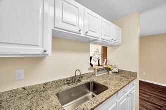 College View Apartments in La Porte, TX - Building Photo - Building Photo