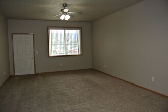 1430 31st Ave SE in Minot, ND - Building Photo - Building Photo