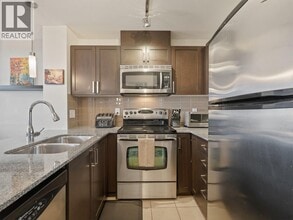 306 6th St in New Westminster, BC - Building Photo - Building Photo