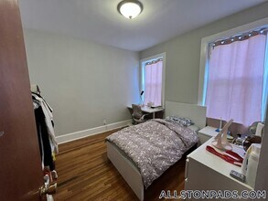 1185 Commonwealth Ave, Unit 16 in Boston, MA - Building Photo - Building Photo