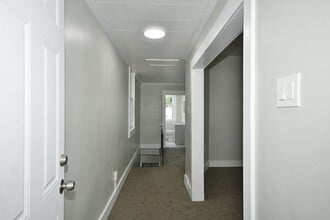 303 N Holland Ave in Rankin, PA - Building Photo - Building Photo