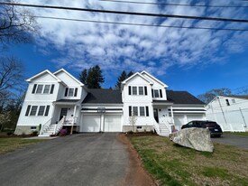 12 Railroad Ave in Foxboro, MA - Building Photo