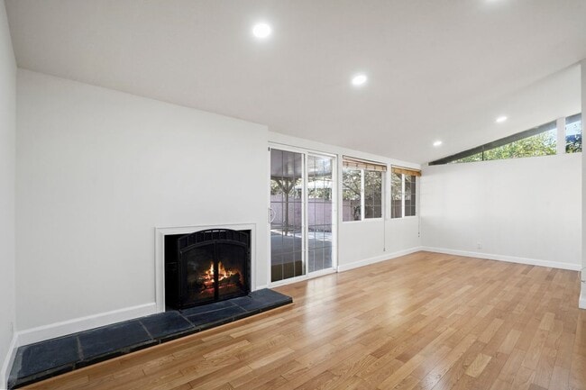 8836 Oneida Ave in Los Angeles, CA - Building Photo - Building Photo