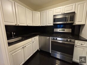 EAST 63 STREET in New York, NY - Building Photo - Building Photo