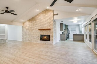 8101 Ceberry Dr in Austin, TX - Building Photo - Building Photo