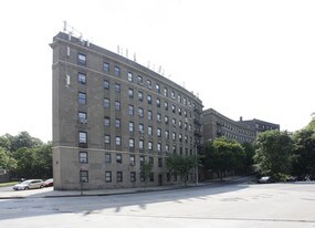 760 Riverside Dr in New York, NY - Building Photo