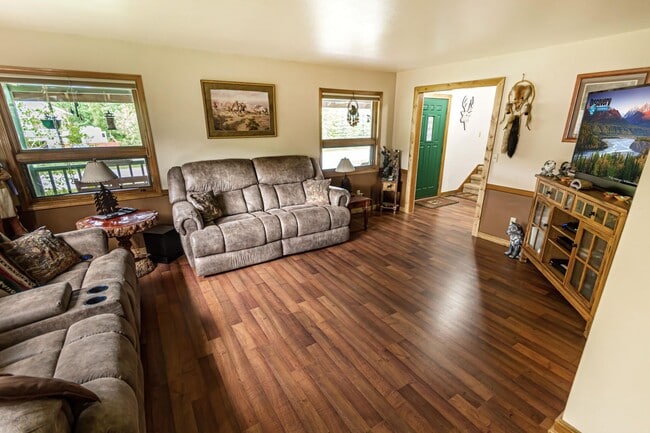 11070 Equestrian St in Palmer, AK - Building Photo - Building Photo