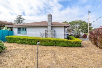 1137 Mescal St in Seaside, CA - Building Photo - Building Photo