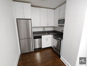 E 16 ST, Unit 17G in New York, NY - Building Photo - Building Photo