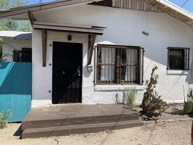 property at 510 E 4th St