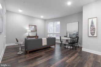 1555 Ridge Ave, Unit 402 in Philadelphia, PA - Building Photo - Building Photo