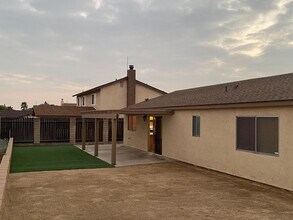 7475 Lime Ave in Fontana, CA - Building Photo - Building Photo