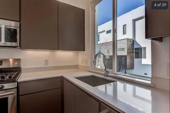 1801 E 2nd St in Austin, TX - Building Photo - Building Photo