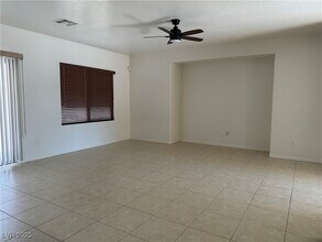 6834 Desert Thrasher Dr in North Las Vegas, NV - Building Photo - Building Photo
