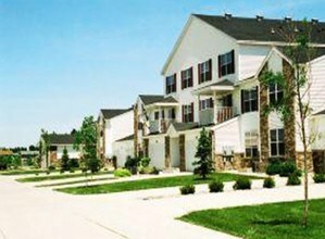 Charleswoods in West Fargo, ND - Foto de edificio - Building Photo