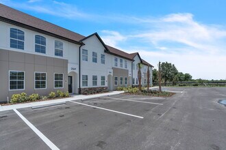 2549 Slim Haywood Ave in Tavares, FL - Building Photo - Building Photo