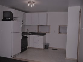 0 W Shore Rd in Warwick, RI - Building Photo