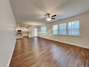 574 Pointe Dr in Dallas, GA - Building Photo - Building Photo